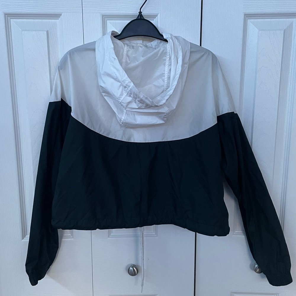 Cropped Nike Shell - Picture 2 of 2